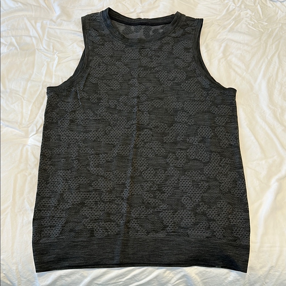Lululemon muscle tee